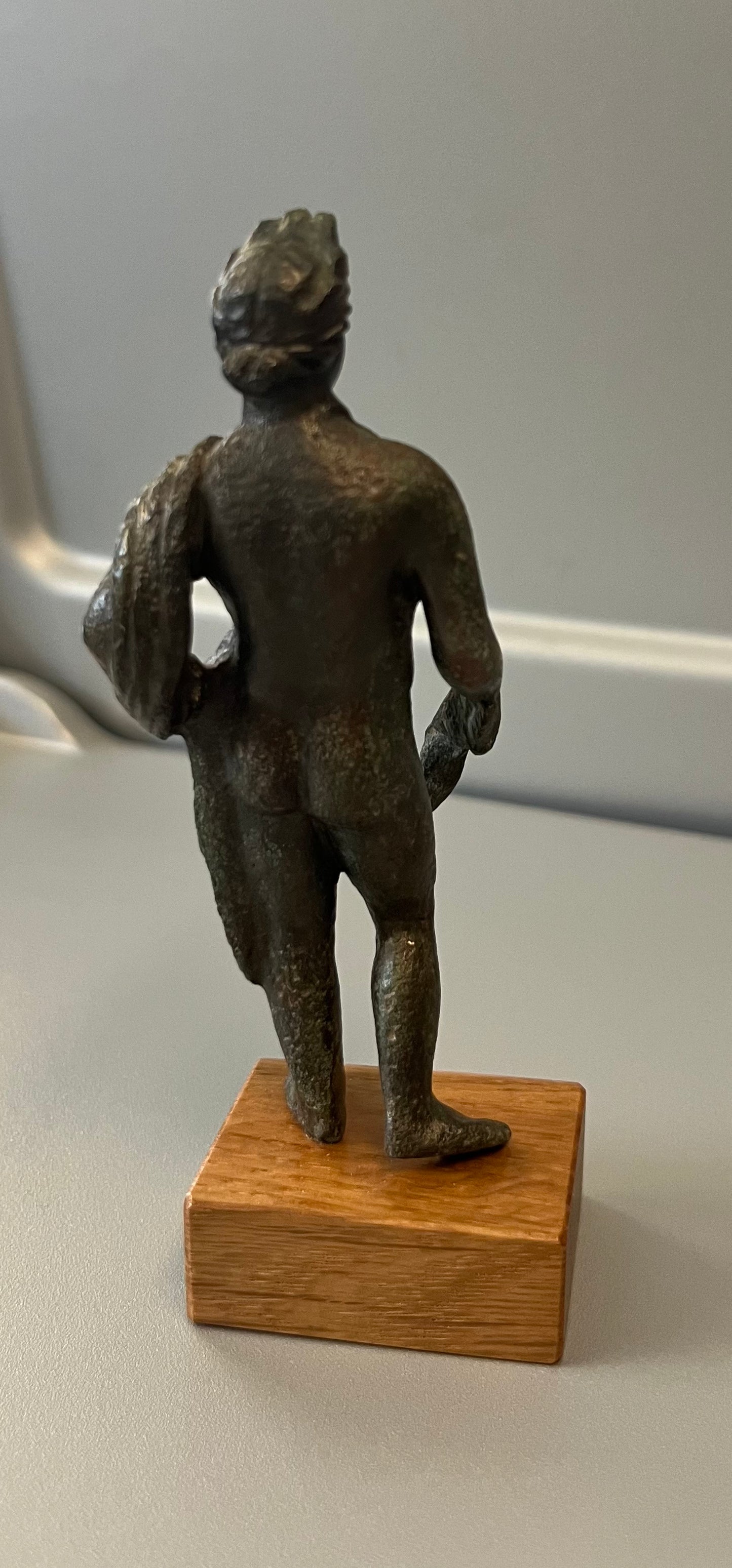 Römische Bronzestatuette des Apoll – 2.–3. Jahrhundert n. Chr.