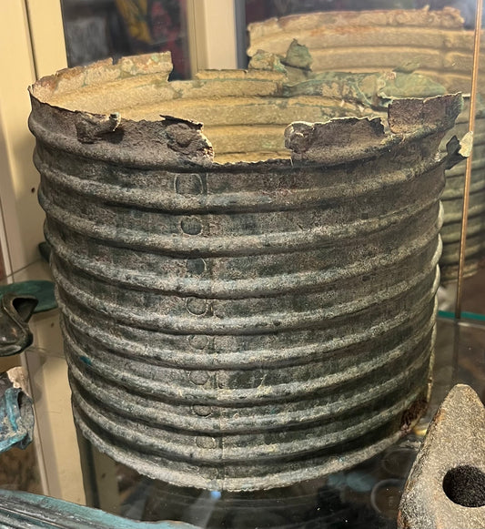 Fragment eines Hallstatt Bronzegefäßes