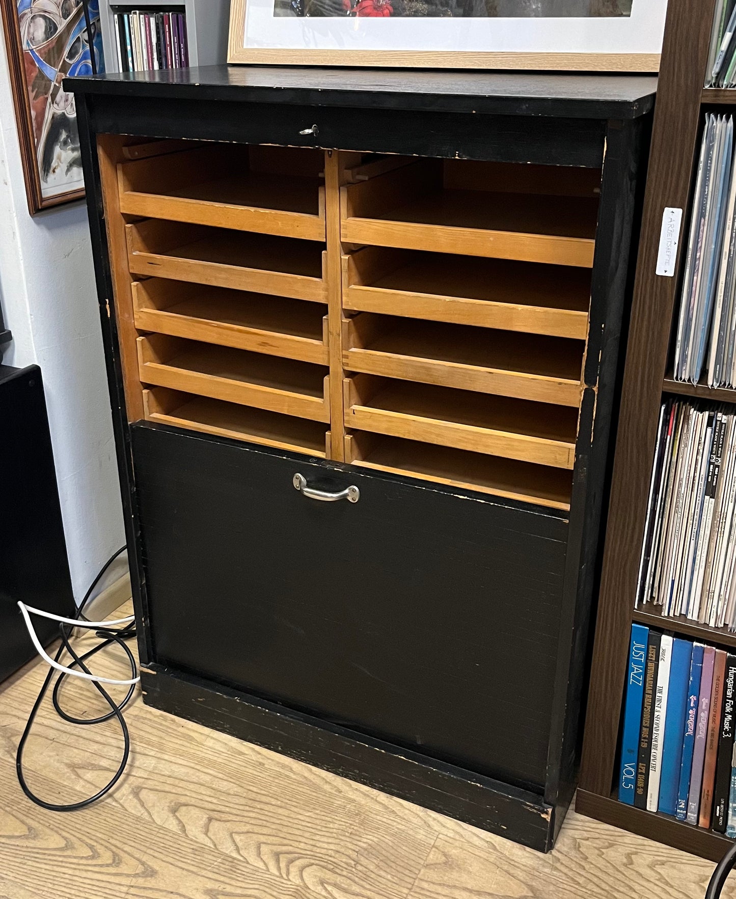 Vintage Rollladenschrank