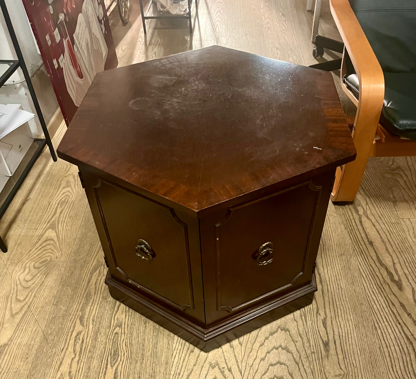 Vintage Hexagonaler Beistelltisch mit Stauraum