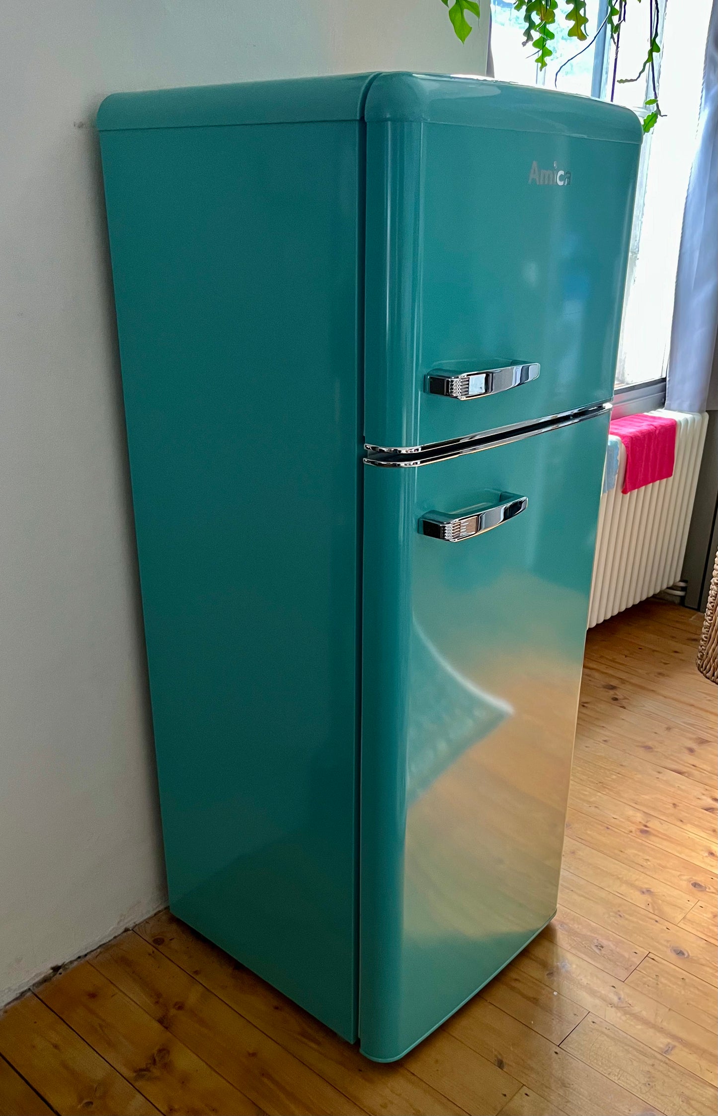 Amica Retro Kühlschrank mit Gefrierfach – Türkis/Mint