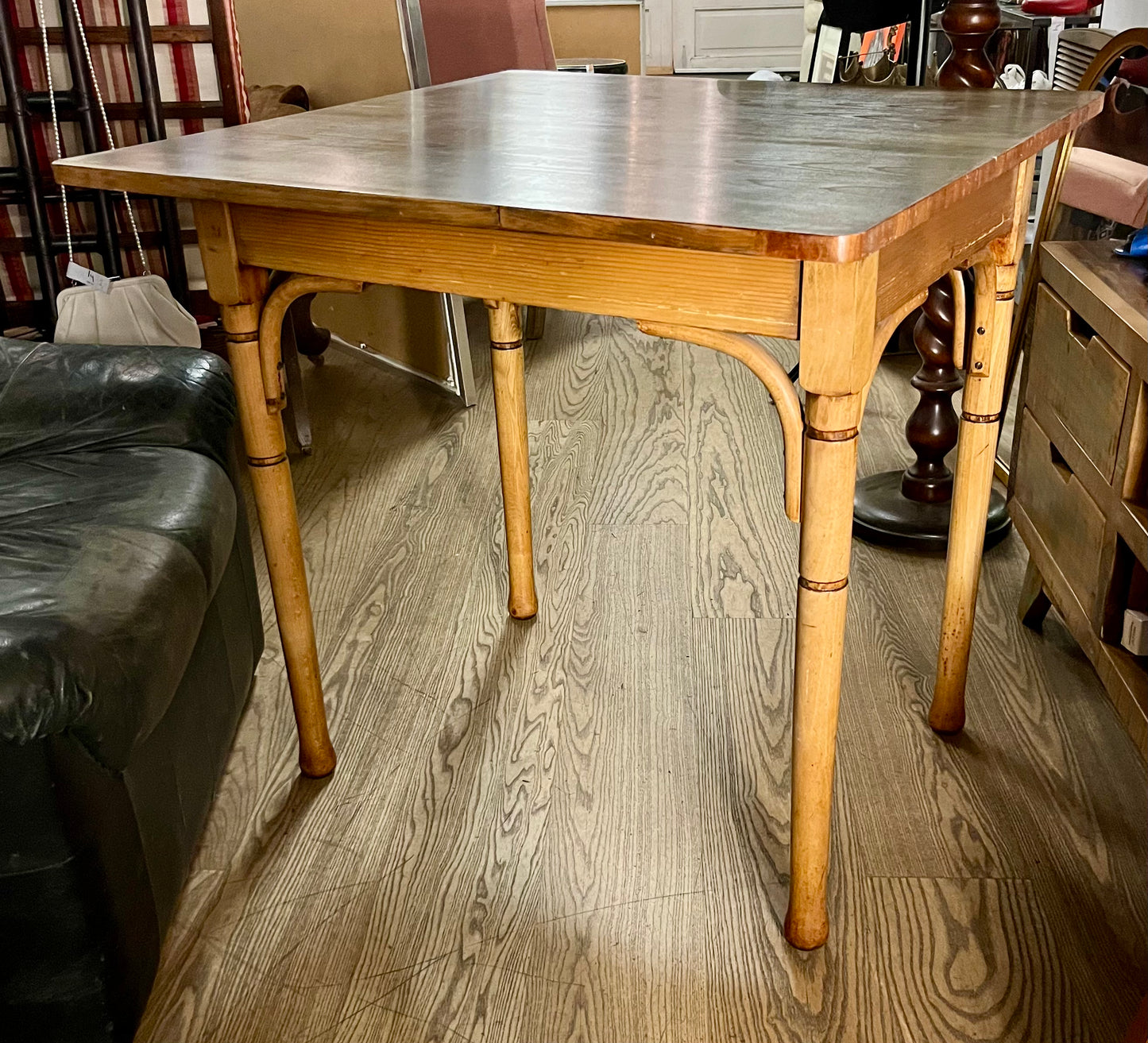 Vintage Bugholz Tisch im Thonet-Stil – Wiener Kaffeehausklassiker