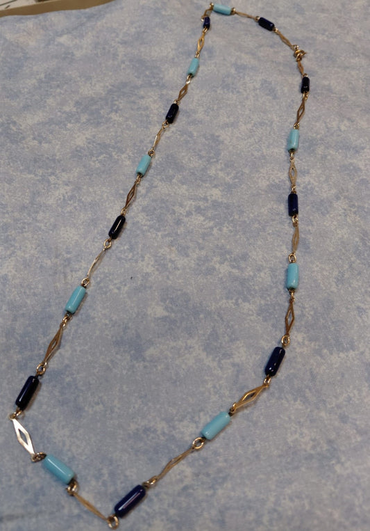 Silberne Glasperlenkette