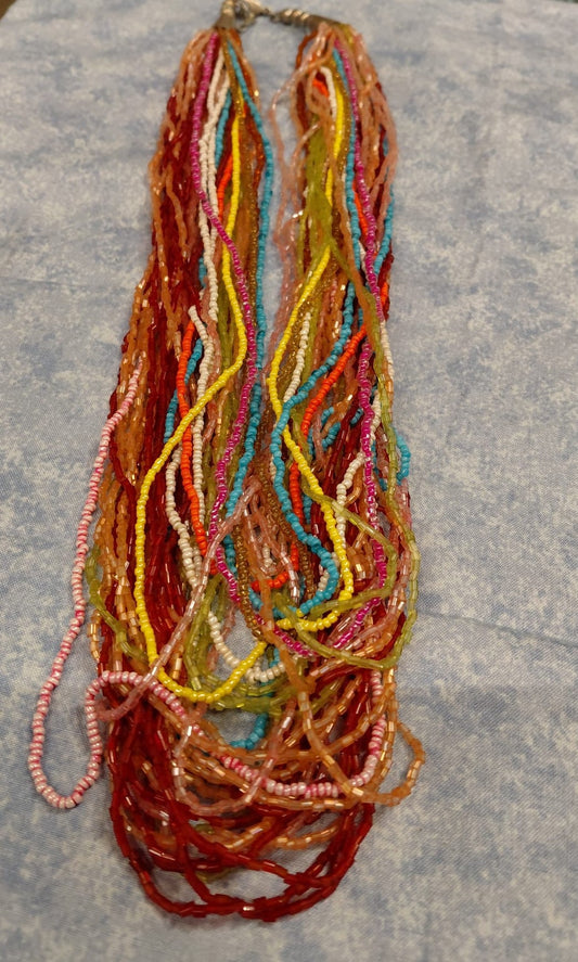 Bunte mehrreihige Perlenkette