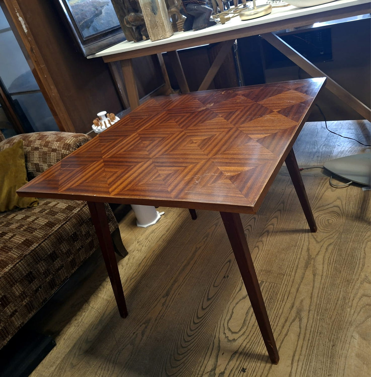 Vintage Furnier-Holztisch – Wien, 1980er Jahre
