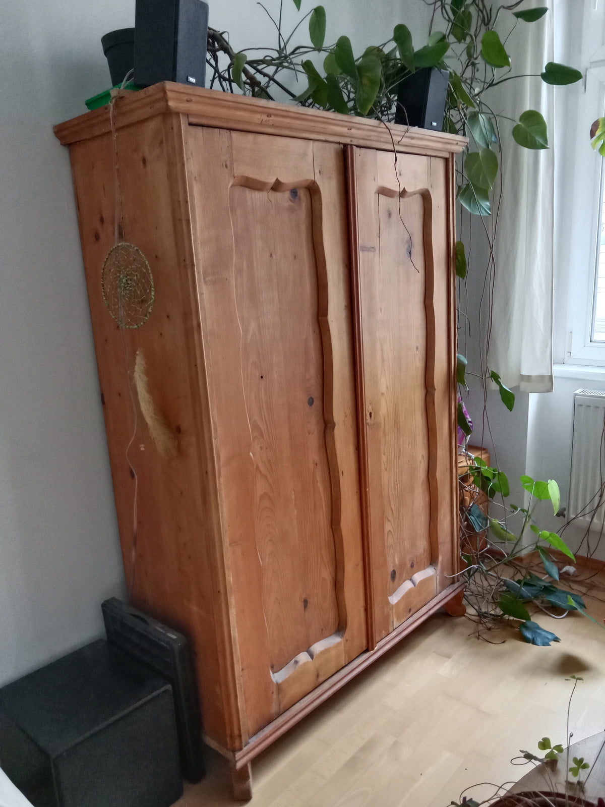 Vintage-Schrank aus Holz